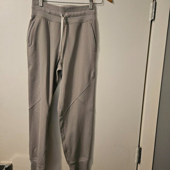 Jogger - Picture 1 of 2